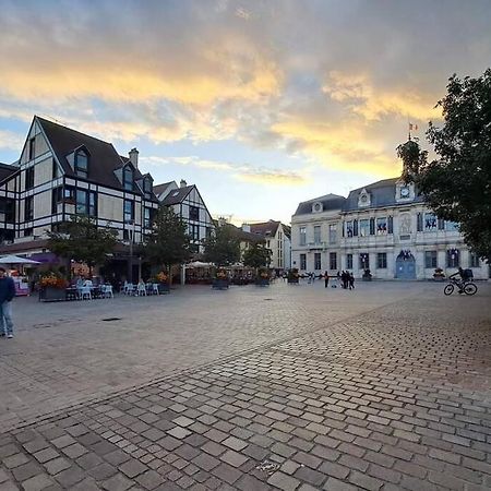 Le Clos Guivet Troyes Buitenkant foto