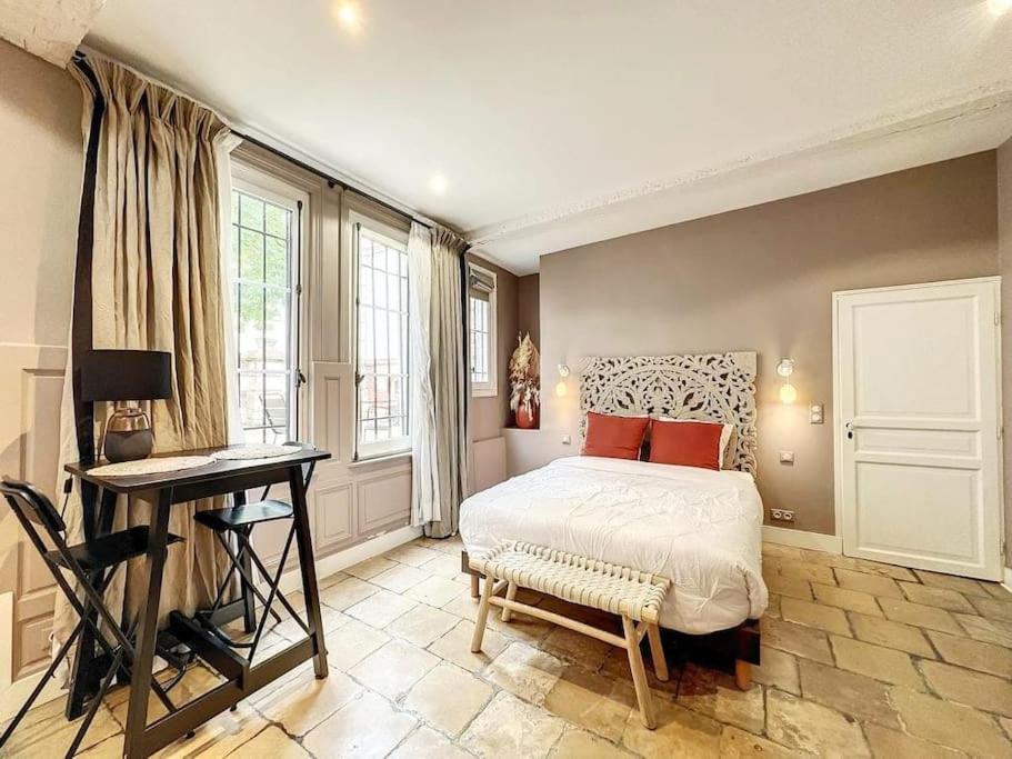Le Clos Guivet Troyes Buitenkant foto